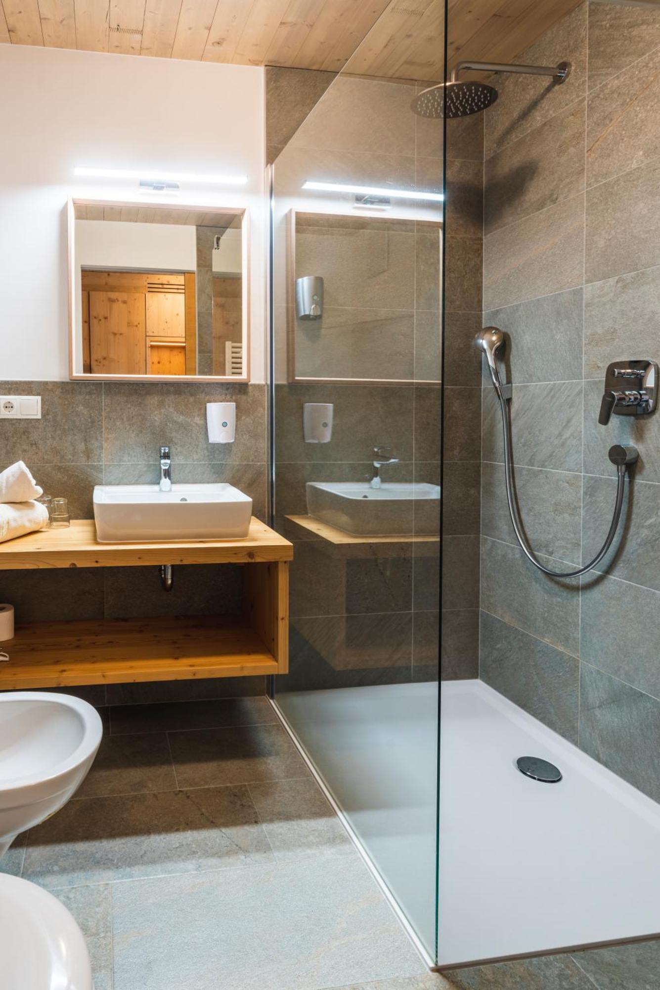 טרנטו Hotel Tirolerhof מראה חיצוני תמונה